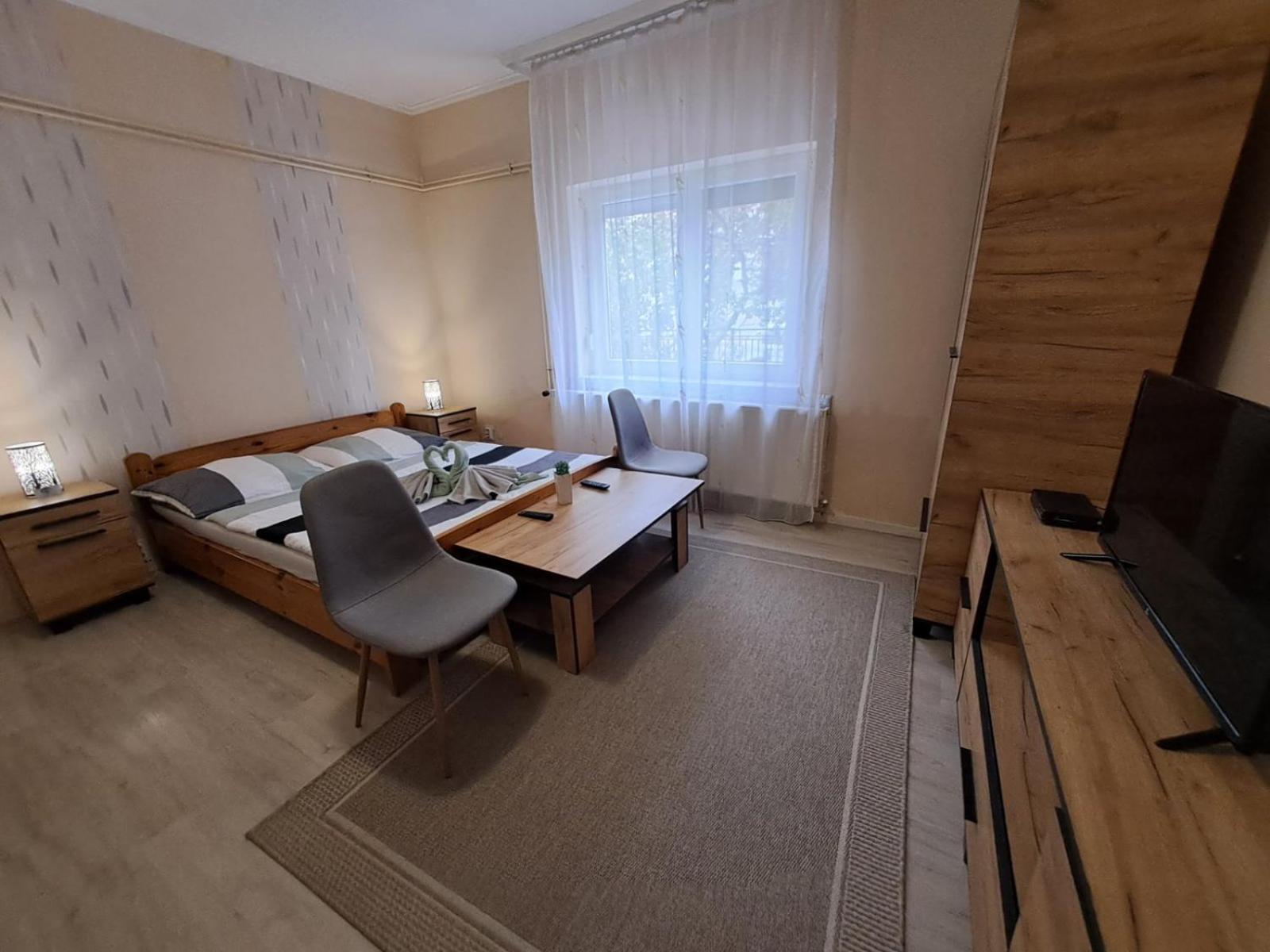 Hajdúszoboszló Berta Panzio B&B 객실 사진